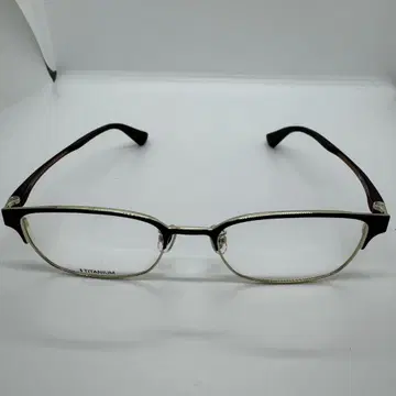 Zoff 티타늄 안경