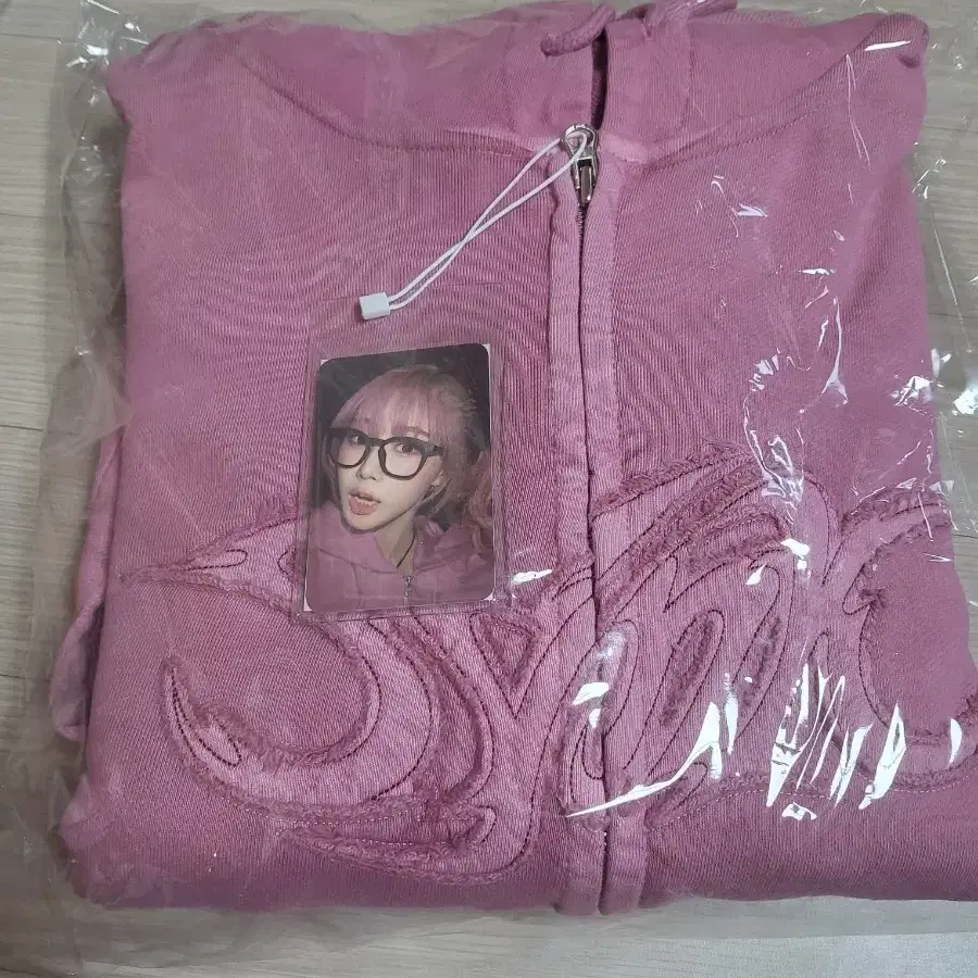 AESPA | 에스파 Aespa pink hoodie giselle wts including poca