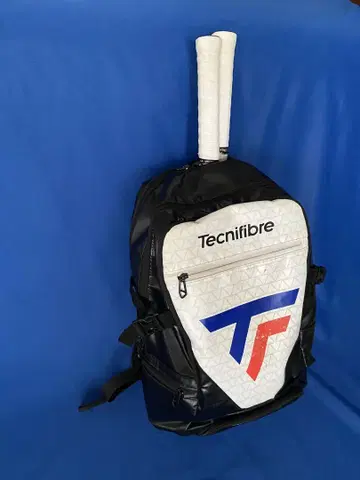 비오는 날도 OK! Tecnifibre 테니스 라켓 백 2개 수납 가능