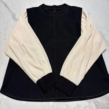 Eimee Law 에이미 로우 플리츠 슬리브 TOPS 블랙 1014