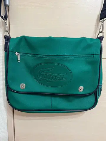 LACOSTE 메신저 백 그린