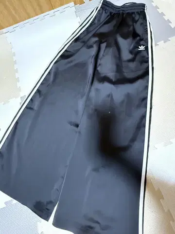 adidas 블랙 스트라이프 와이드 팬츠