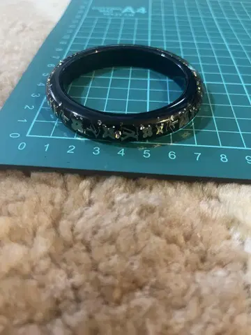 VUITTON 블랙 꽃 장식 뱅글