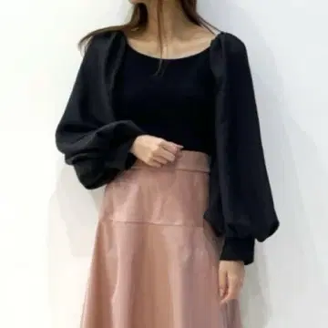 [새상품급] 코코딜 퍼프 슬리브 니트 블랙