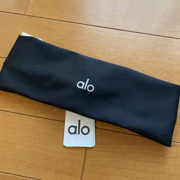 Alo Yoga 블랙 헤어밴드 ONE SIZE