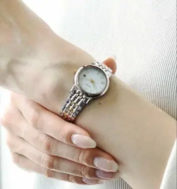 새상품급 CITIZEN 에코 드라이브 솔라 시계