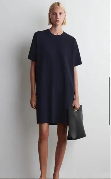 COS 니트 T셔츠 드레스
