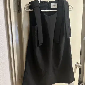 BONDING RIBBON VEST TOP
