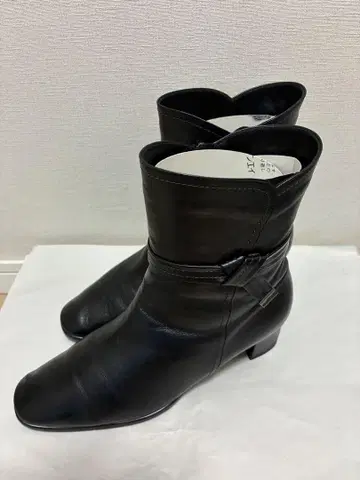 숏부츠 리즈컴포트 블랙