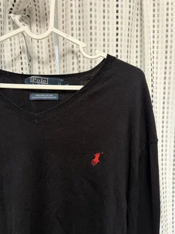 Polo 블랙 V넥 니트