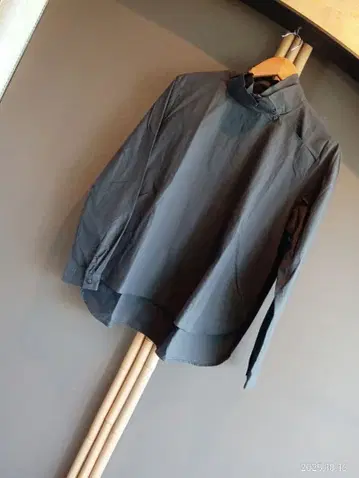 새상품급!! mizuiro ind 다크 그레이 블라우스