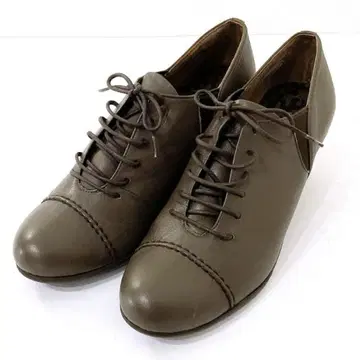 새상품 도나미스 레이스업 펌프스 가죽 사이드 고어 23.5cm 와이드