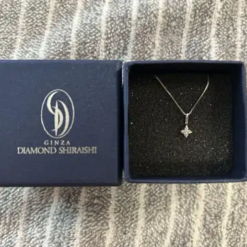 DIAMOND SHIRAISHI 별 모양 다이아몬드 펜던트