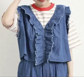 새상품 사만사 모스모스 데님 프릴 베스트 입니다