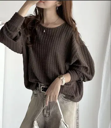 부클 자카드 상의