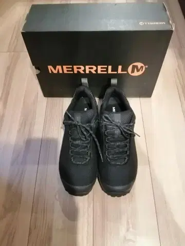 MERRELL 블랙 스니커즈