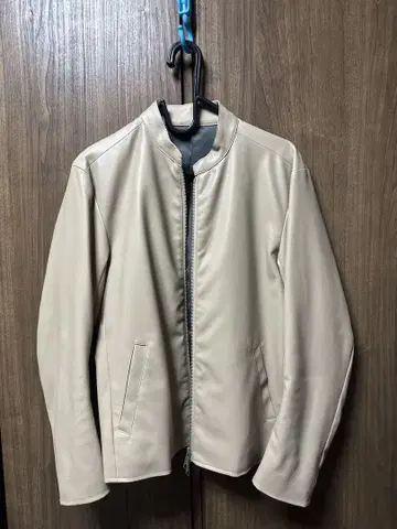 SHIPS 라이더스 노카라 자켓 베이지 인조 가죽