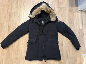 Canada Goose 블랙 다운 자켓