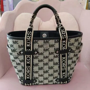새상품급! MICHAEL KORS 로고 토트백