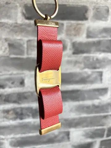 페라가모 키링 백참 바라 리본 22D579 가죽