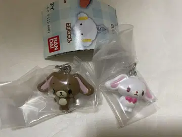 산리오 캐릭터즈 메지루시 액세서리 시로 우사 쿠로 우사 2점