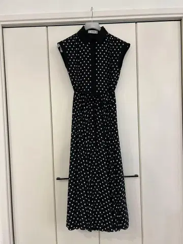 [ 새상품급 ] JENNE 플레어 원피스 도트 M