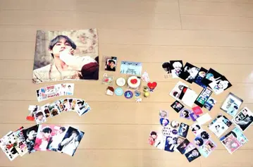 새상품! BTS! 태태! 굿즈! 일괄! 카드! 캔뱃지! 씰! 키링