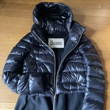 HERNO 블랙 후드 부착 다운 코트