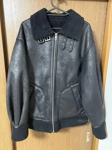 SLY 가죽 보아 옷깃 무스탕 코트