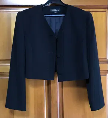 블랙 숏 자켓