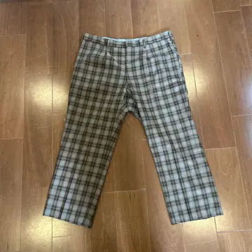 브라운 체크 무늬 슬랙스