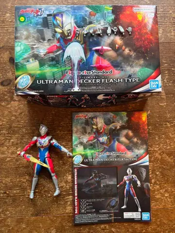 울트라맨 데커 플래시 타입 조립 완료 완성품