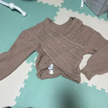 나르시스 베이지 케이블 짜임 오프숄더 니트 스웨터 F