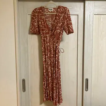 [카미사키 메구미 씨 착용] Rouje 플라워 프린트 랩 원피스