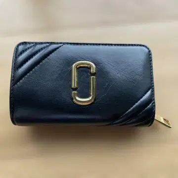 거의 새상품! MARC JACOBS 블랙 접이식 지갑