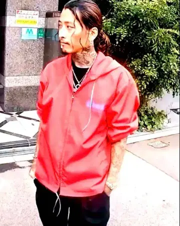 모리시타 나오야 착용 WEIRDO 위어드 나일론 후드티