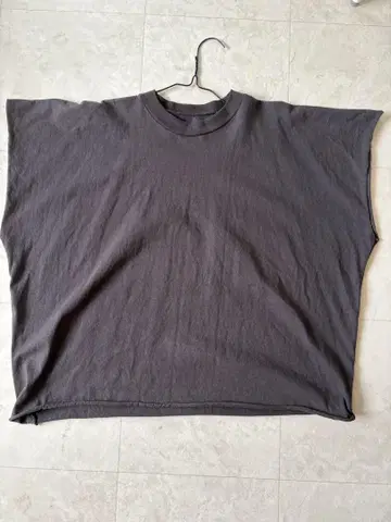 YEEZY GOSHA ONE BOX TEE