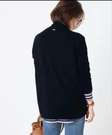 뮤즈 두지엠 클라세 CAPRI 터틀넥 니트 네이비