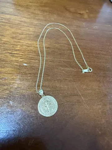 아발란체 종교적 메달형 목걸이