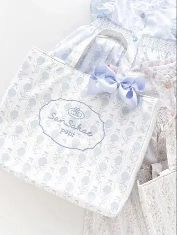 산 사카에 프티 산사카에 백
