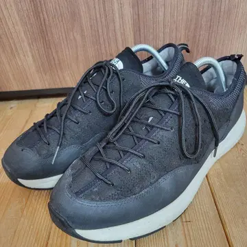 THE NORTH FACE 블랙 스니커즈