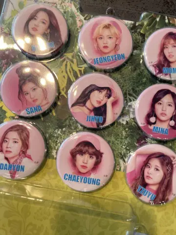TWICE 핀 배지 세트 9개 + 특전 카드