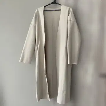 베이지 롱 코트 오픈 프론트