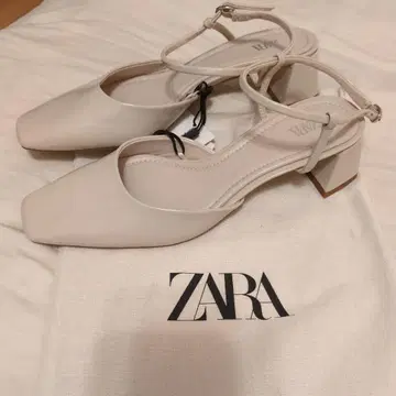 ZARA 스트랩 베이지 펌프스