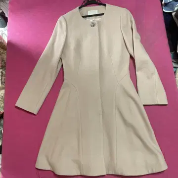 새상품급 아베닐 에투알 핑크 노카라 A라인 롱 코트