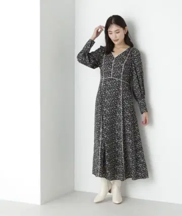 NATURAL BEAUTY BASIC 파이핑 플라워 프린트 원피스