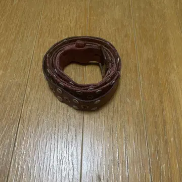 USED 스터드 부착 가죽 빨간색 벨트