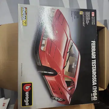 Bburago Ferrari Testarossa 1984 1/18