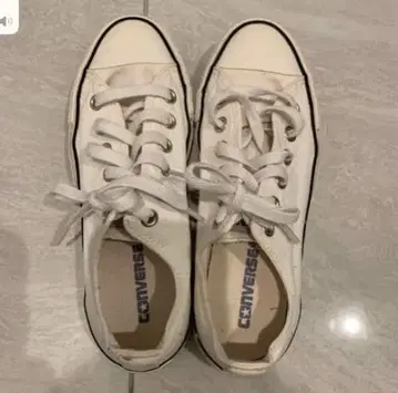 CONVERSE 화이트 로우컷 스니커즈