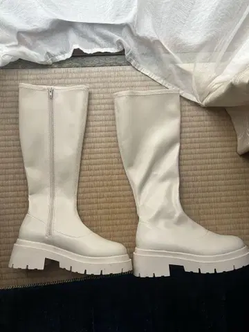 화이트 통굽 롱 부츠 지퍼 포함